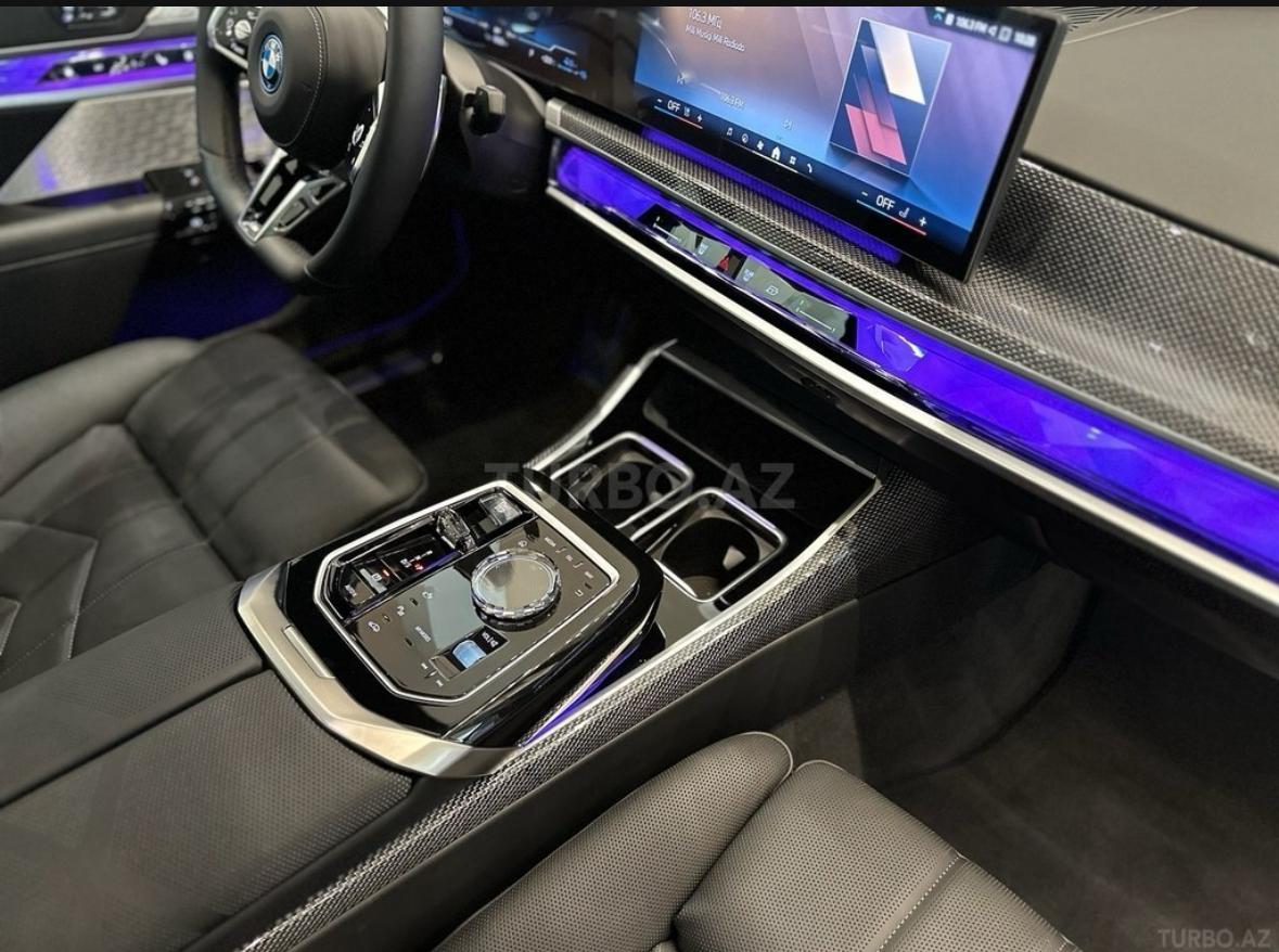 BMW  7 Series 2024 şəkil 3
