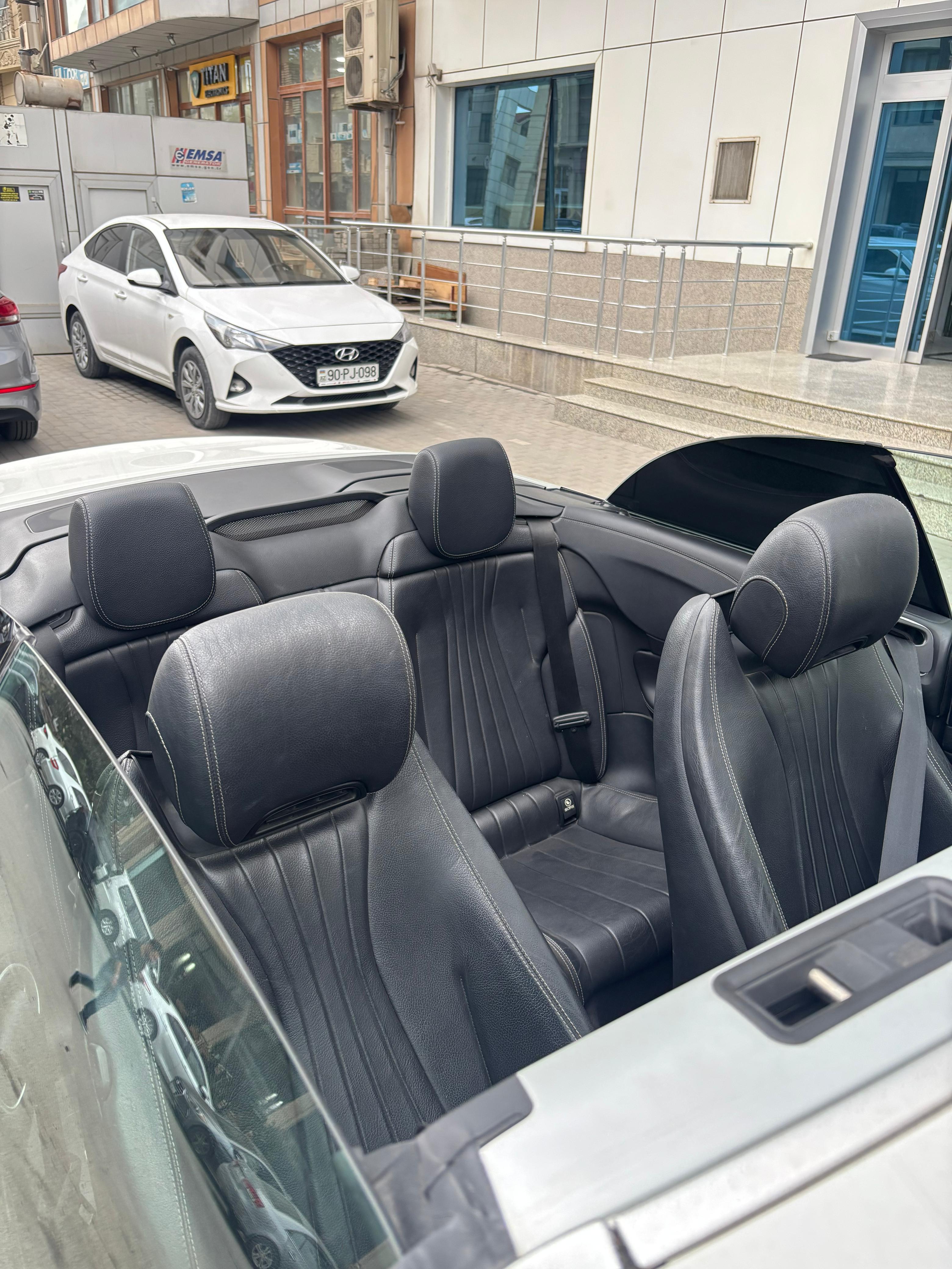 Mercedes E220 Cabrio 2019 şəkil 3